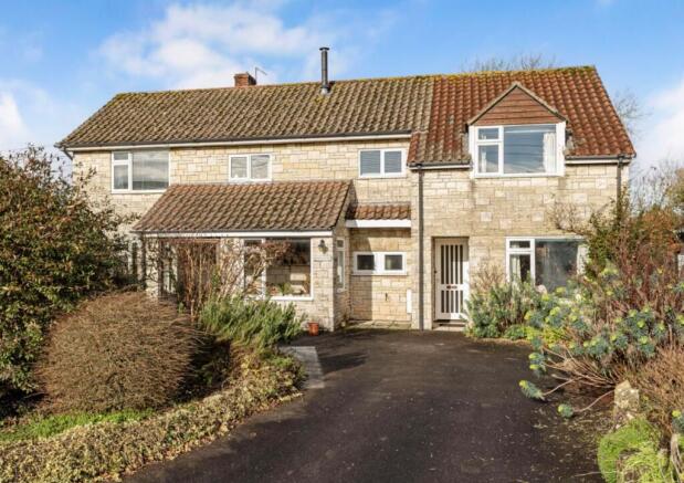 5 bed property, in Church Street, £570,000