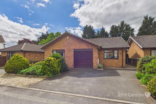 2 bed property, in Sycamore Close, £299,950