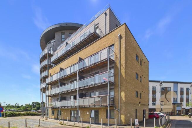 2 bed property, in Ballantyne Drive, £190,000
