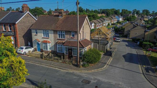 3 bed property, in Petlands Road, £425,000