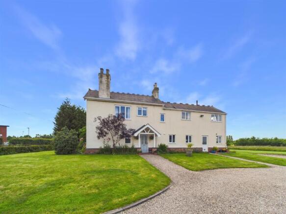 4 bed property, in The Roundlet, £1,500,000