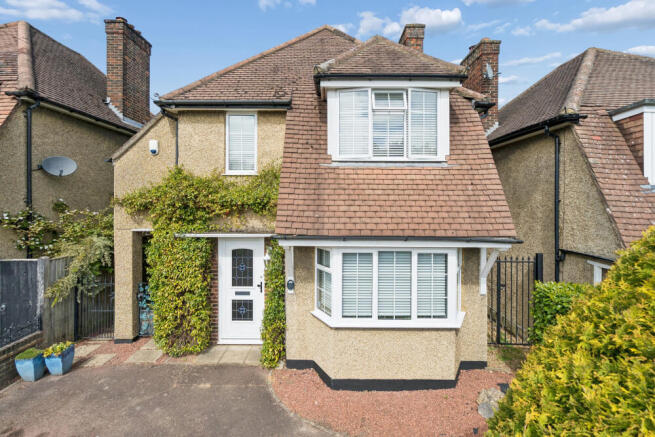 4 bed property, in Ashford Road, £850,000