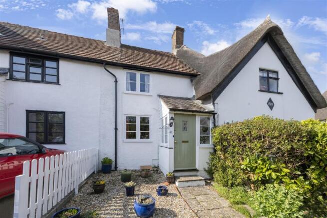 2 bed property, in Newtown, £270,000