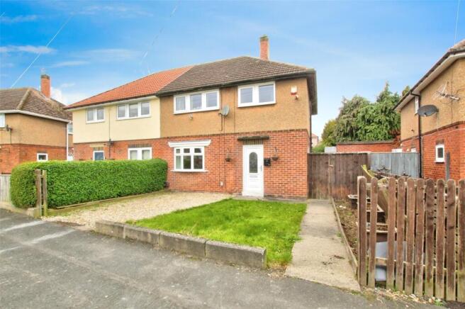 3 bed property, in Crawford Close, £85,000