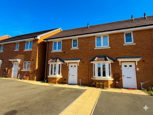 2 bed property, in Walsingham Drive, £250,000