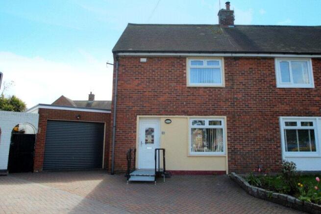 2 bed property, in Bavington Gardens, £235,000