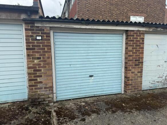 Land, in MARINER GARDENS, £8,000