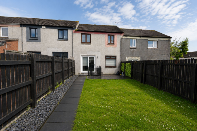 3 bed property, in Inveraray Avenue, £99,995