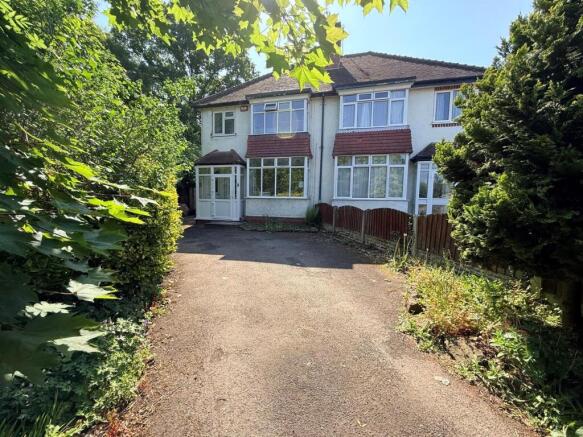 3 bed property, in Ham Lane, £310,000