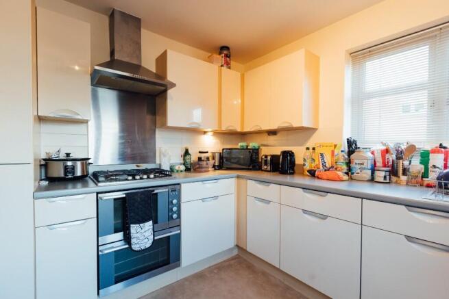 2 bed property, in Racecourse Mews, £160,000