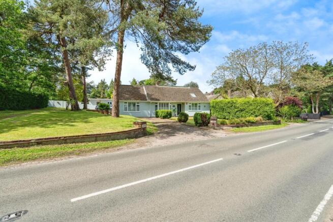 4 bed property, in Herringfleet Road, £800,000
