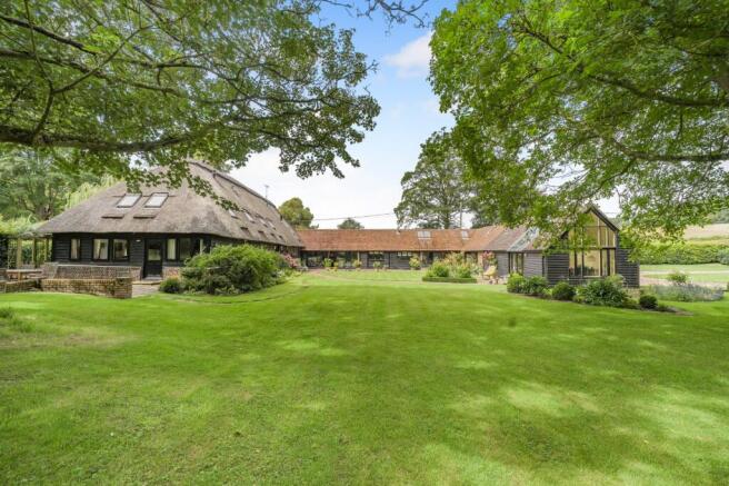 7 bed property, in Kenfield, £1,450,000