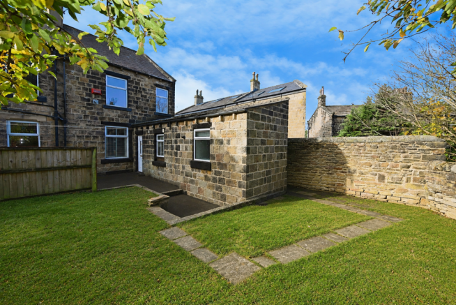 2 bed property, in Derby Road, £250,000