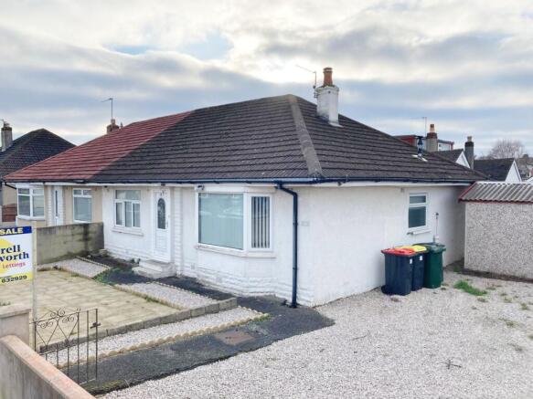 2 bed property, in 22 Woodlands Drive, £110,000