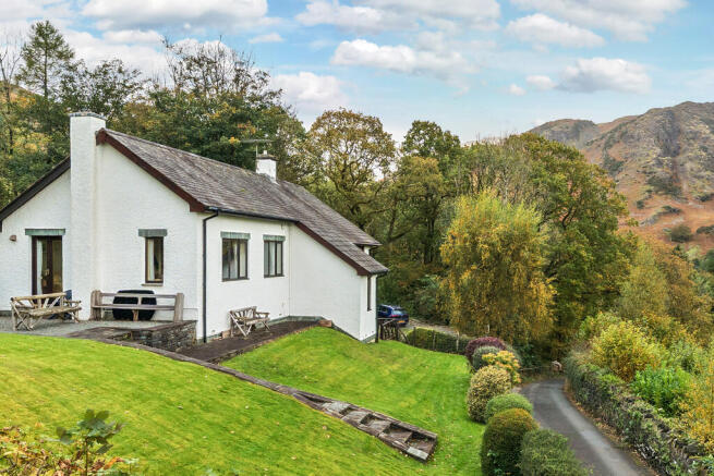 4 bed property, in Banks Ghyll, £725,000