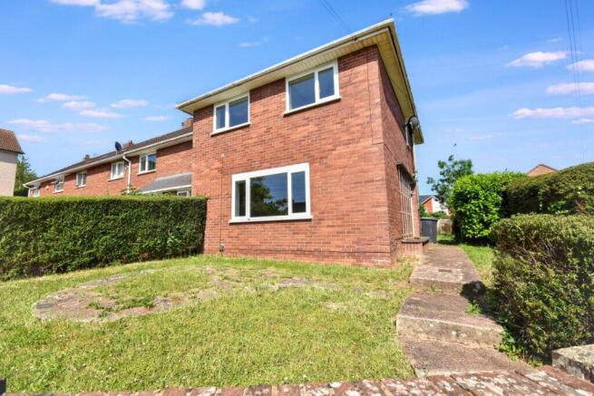 3 bed property, in Hill Rise, £200,000