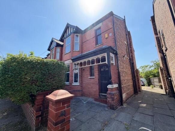 4 bed property, in Cecil Road, £425,000