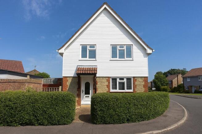 4 bed property, in Henderson Walk, £600,000