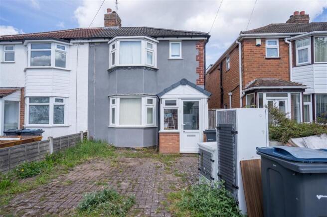 3 bed property, in Berryfield Road, £260,000