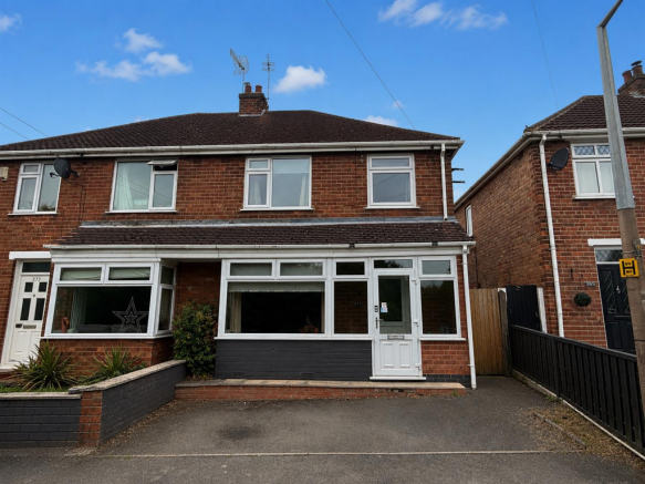 3 bed property, in Blaby Road, £280,000