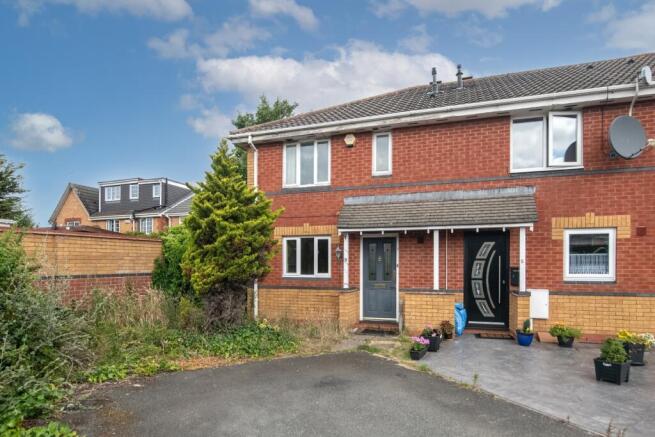 3 bed property, in Coburg Croft, £230,000