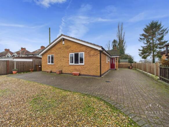 3 bed property, in Coventry Road, £300,000
