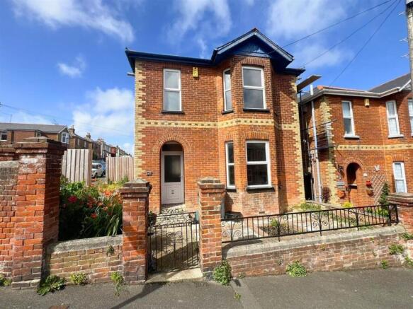 3 bed property, in Well Street, £290,000