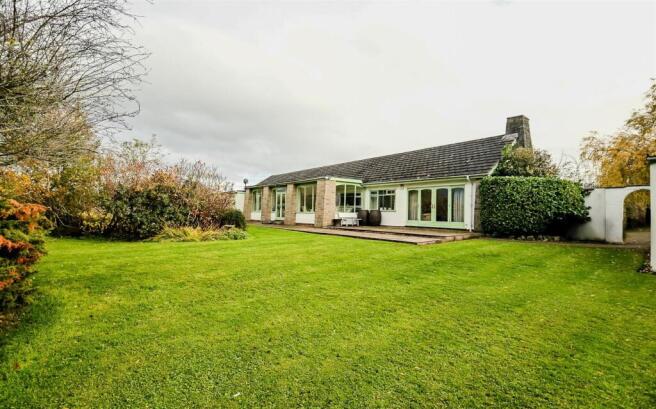 3 bed property, in Greenacres, £1,000,000