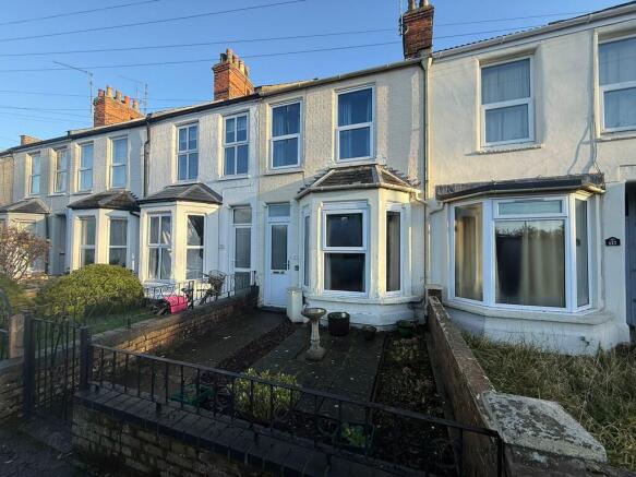 3 bed property, in Tennyson Avenue, £150,000