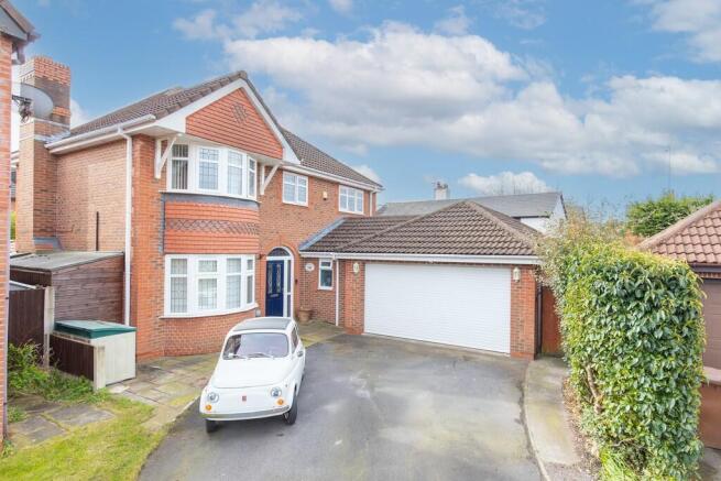 4 bed property, in Cromwell Way, £460,000