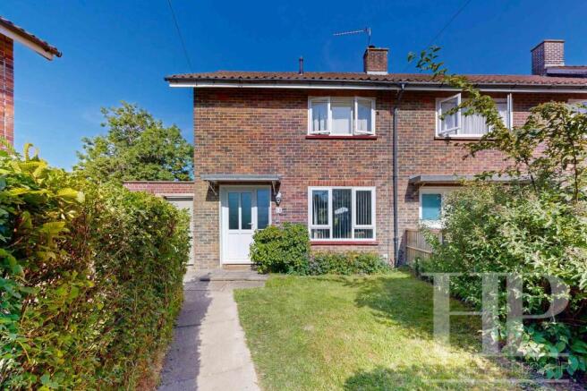 2 bed property, in Monksfield, £345,000