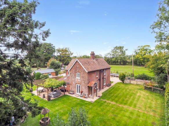 4 bed property, in East Wellow, £1,200,000