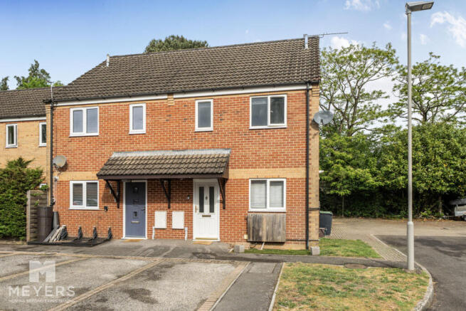 2 bed property, in Abbotts Way, £300,000