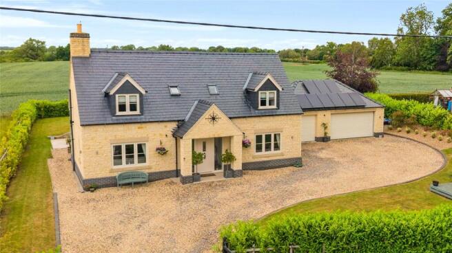 4 bed property, in Owmby Cliff Road, £725,000