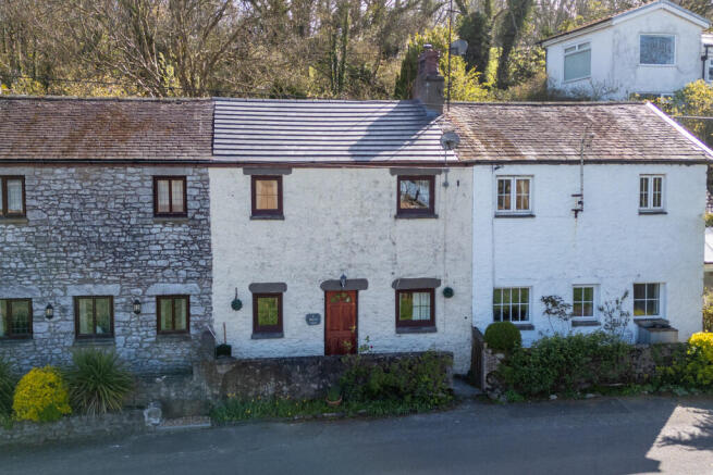 3 bed property, in 2 Marsh View Cottages, £200,000