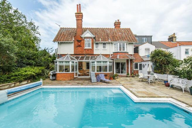 4 bed property, in Norwich, £750,000