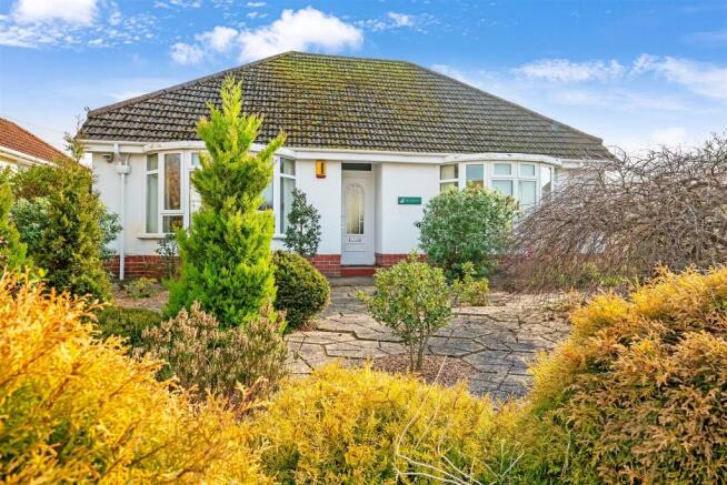 2 bed property, in Bickington Road, £285,000