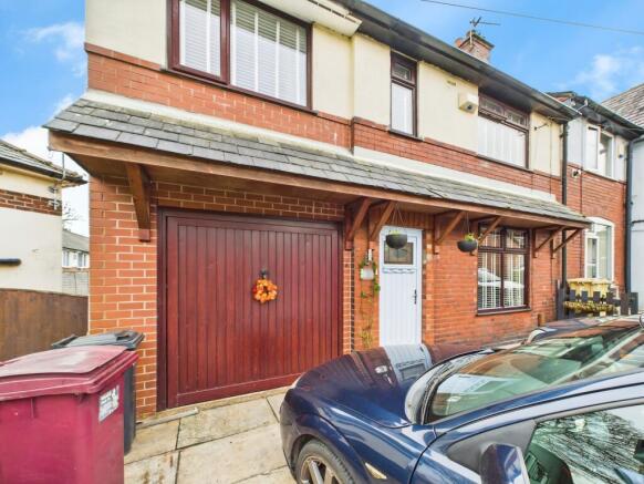 3 bed property, in Sofa Street, £240,000