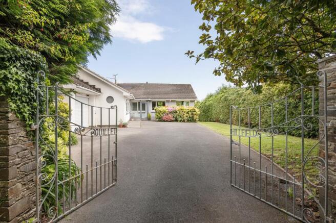 4 bed property, in Quillet, £600,000