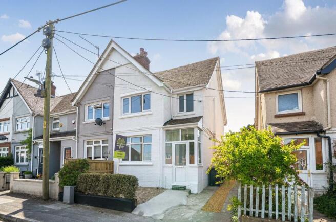 3 bed property, in Ludgershall, £365,000