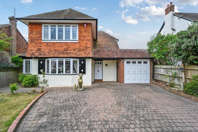 3 bed property, in The Green, £950,000