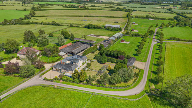 6 bed property, in Wotton Underwood, £1,750,000