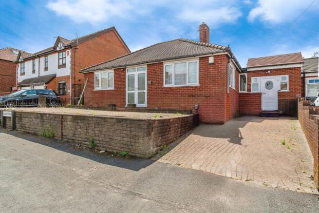 4 bed property, in Quarry Road, £260,000