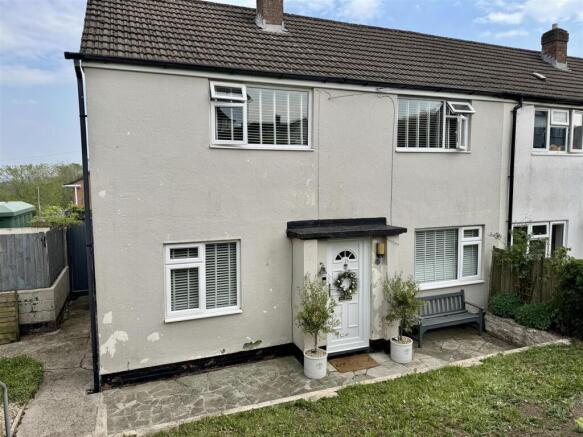 4 bed property, in Middle Way, £285,000