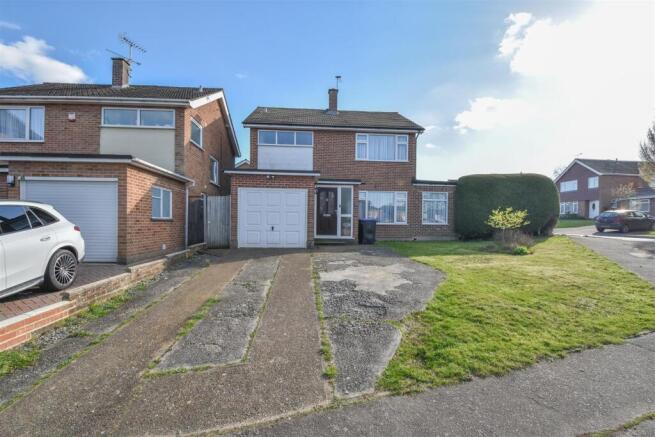 3 bed property, in Green Walk, £600,000