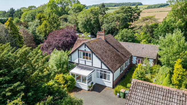 5 bed property, in Middlesbrough Road, £695,000