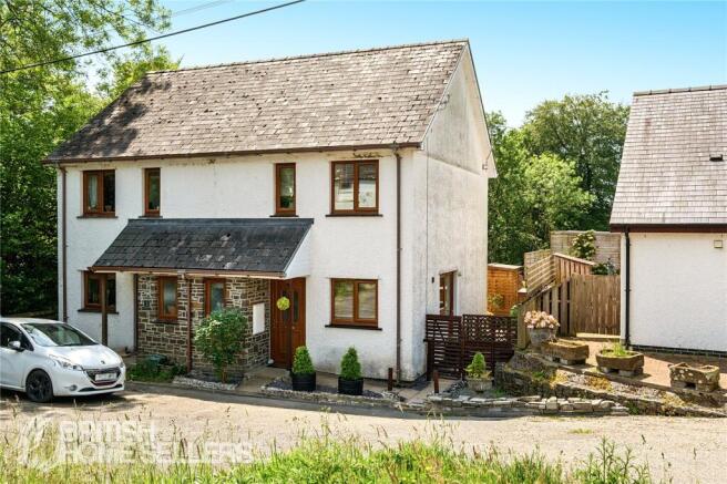 3 bed property, in Cnwch Coch, £215,000