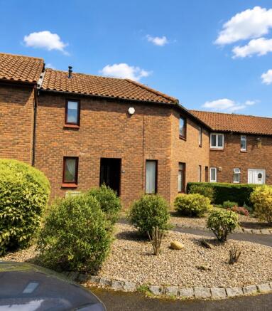 3 bed property, in Cotswold Close, £122,000