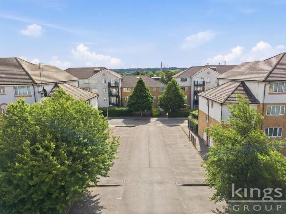 1 bed property, in Enstone Road, £225,000