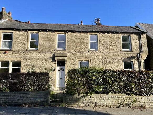 4 bed property, in 214 Todmorden Rd and 2 Outwood Road, £225,000